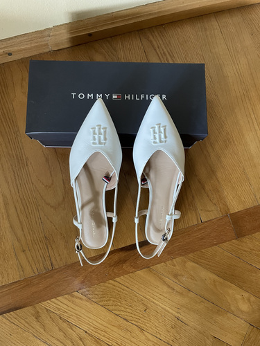 Tommy Hilfigeri uued naiste kingad nr.38