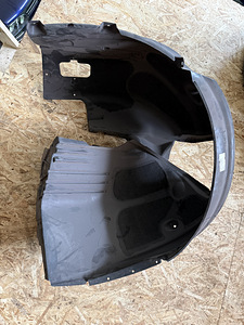 BMW e60-61 ORIGINAAL UUS logar L (1 foto / 3)
