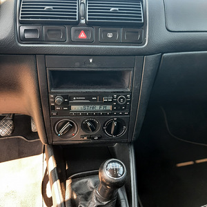 Volkswagen Golf (7 фото из 9)
