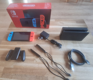 NINTENDO SWITCH täis komlekt pakkendiga (4 foto / 10)