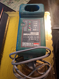 Makita DC1804T akulaadija (1 foto / 1)