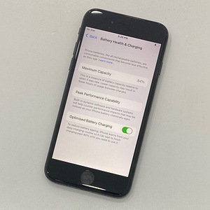 Apple iPhone SE 2020 128GB (2 foto / 5)