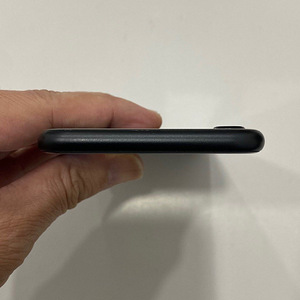Apple iPhone SE 2020 128GB (5 foto / 5)
