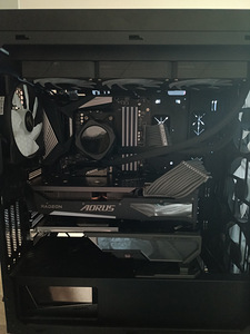 Gigabyte Radeon RX 6900 XT Aorus Master 2.0 16GB DDR6 (2 foto / 5)