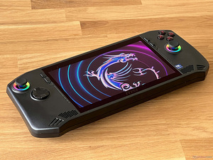 MSI Claw A1M, 7" FHD Core Ultra 7/16 GB/1 TB (3 foto / 5)