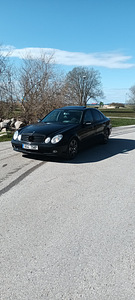 Mercedes-Benz E270 (11 foto / 12)