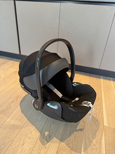 Cybex Cloud Z2 i-Size 45-87cm, Plus Deep Black (1 foto / 2)