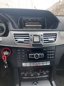 Mercedes-Benz E 220 2.1 R4 125kW FACELIFT (8 foto / 15)