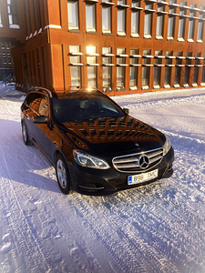 Mercedes-Benz E 220 2.1 R4 125kW FACELIFT (1 foto / 15)