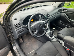 Müüa Toyota Avensis (10 foto / 14)