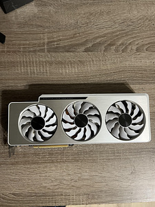Продается Gigabyte RTX 3090 Vision OC 24GB (1 фото из 2)