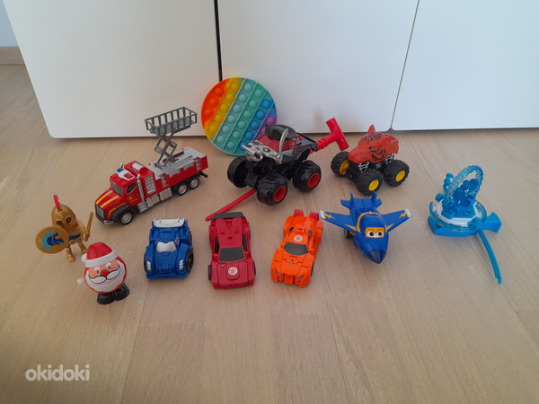 Mänguasjad, autod, lennuk, vurr