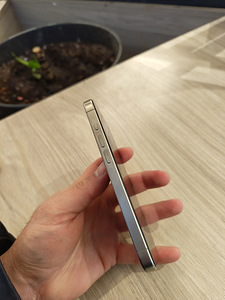 iPhone 15 Pro nagu uus - Ainult eSim (6 foto / 6)