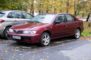 Nissan Almera 1999 (1 foto / 12)