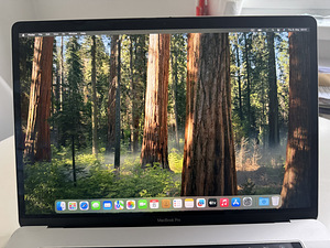Macbook Pro 15 2018 (2 фото из 5)