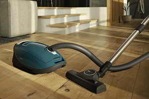 Пылесос Miele Complete C3 125 Edition 890W, нефтяной синий (7 фото из 7)