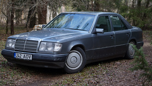 Mercedes-Benz W124 (1 foto / 6)