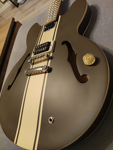 Гитара blink 182 Tom Delonge Epiphone ES-333 (5 фото из 10)