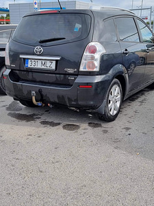 Toyota Corolla Verso 2.2 100 kw 2008 (4 foto / 7)