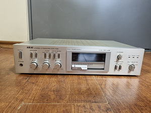 Akai AM-U02 Stereo Integrated Amplifier