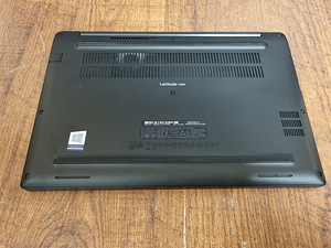 Dell Latitude 7390 ,i5,16,256,FHD (3 foto / 3)