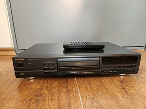 Technics SL-PG470A Stereo Compact Disc Player  			