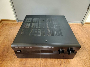 Yamaha DSP-A1 Surround Sound Processor/Amplifier  (7 foto / 8)