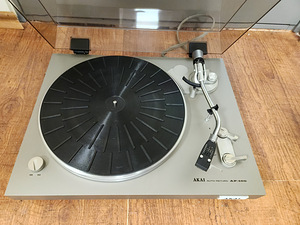 Akai AP-100 2-Speed Auto-Return Belt-Drive Turntable  			