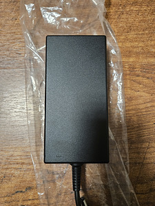 DELL 180W AC toiteadapter sülearvutile ja dokile (3 foto / 3)