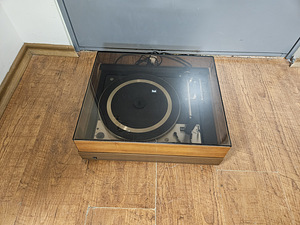 Dual 1226 2-Speed Idler-Drive Turntable (2 foto / 5)