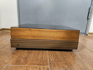 Dual 1226 2-Speed Idler-Drive Turntable (3 foto / 5)