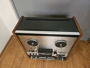 Стереофонический катушечный магнитофон TEAC A-4300 (2 фото из 3)