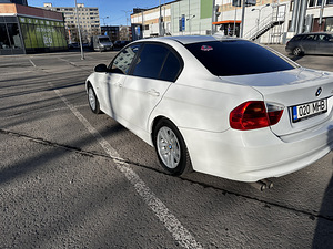 BMW 328i (2 фото из 8)