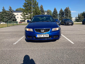 Honda Accord (2 foto / 7)