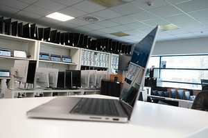 Ноутбук Apple MacBook Pro (3 фото из 4)