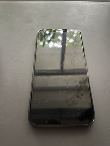 iPhone XS 64 ГБ космический серый (3 фото из 5)