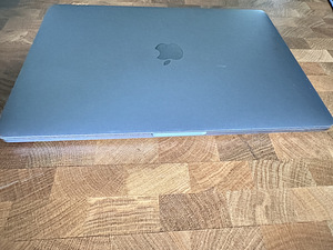Macbook Pro 13 i5 3.1GHz 256GB 2017 (7 foto / 9)
