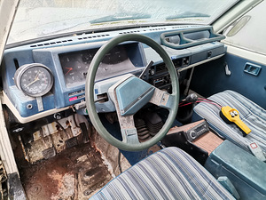 Nissan Patrol с ковшом (5 фото из 7)