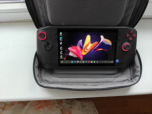 MSI Claw A1M Core Ultra 7 / 16 GB / 512GB (3 foto / 3)