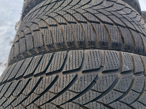 225/40 R18 GOODYEAR ULTRAGRIP ICE 2 (2 foto / 10)
