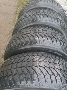 265/65R17 MAXTREK TREK M900 ICE 112S (1 foto / 10)