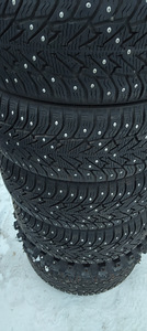 205/50 R17 BRIDGESTONE Noranza 001 VOLVO (1 foto / 10)