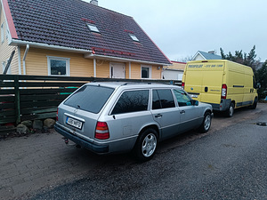 Mercedes benz e250 (2 foto / 3)