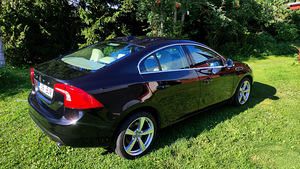 Volvo s60 d5 2011 (2 foto / 8)