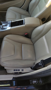Volvo s60 d5 2011 (7 foto / 8)