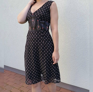 Esprit kvaliteetne kunstsiidist kleit, S/36 (1 foto / 2)