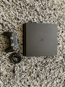 Playstation 4 500gb (1 foto / 2)
