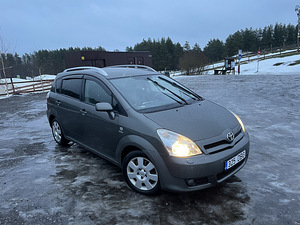 Toyota Corolla Verso (1 foto / 15)