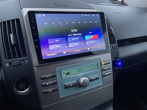 Toyota Corolla Verso (7 foto / 15)