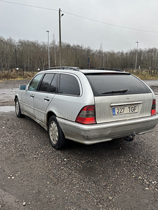 Mercedes-Benz C220 w202 (5 foto / 5)